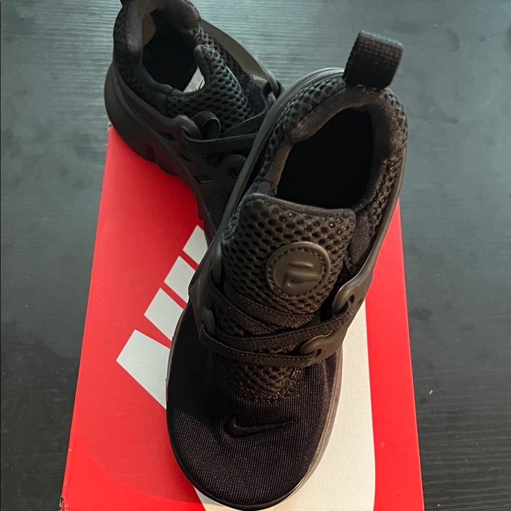 Nike Kids Black Mesh Sneakers